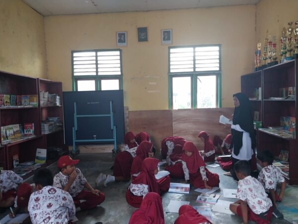Menyelidiki Jejak Pahlawan di Perpustakaan